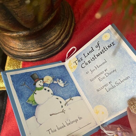 2001 Hallmark The Land of Christmastime Keepsake Ornament - Picture 4 of 9